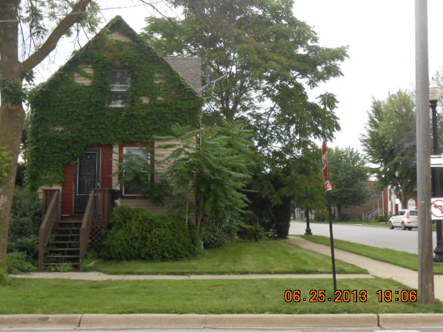 223 S Wheaton Ave, Wheaton, IL 60187 