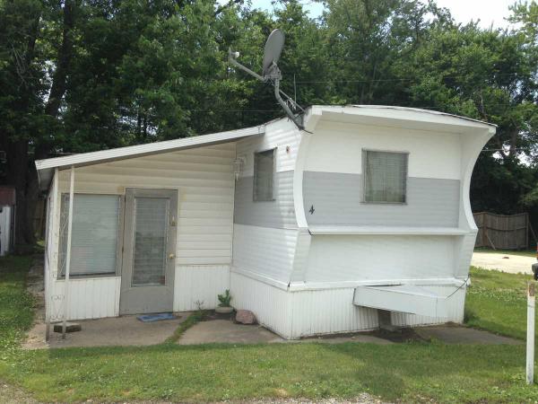 4 Kris Drive, Bloomington, IL 61704 