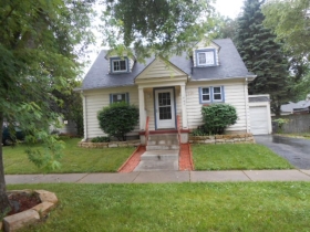 441 Lincoln Ave, Elgin, IL 60120 