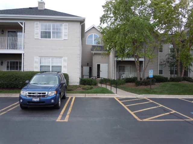 794 N Gary Ave Unit 201, Carol Stream, IL 60188 