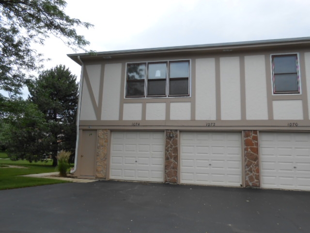 1074 Glouchester Hbr, Schaumburg, IL 60193 