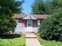 236 Parkside Ave., Aurora, IL 60505 