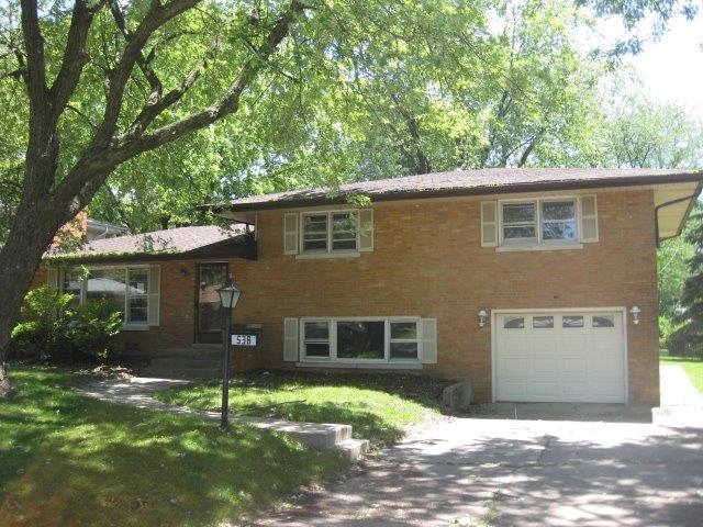 538 Country Ln, Beecher, IL 60401 