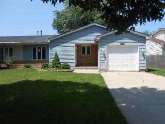 722 Cheyenne Ln, Elgin, IL 60123 