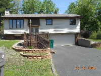 3208 W Skyway Dr, Mchenry, IL 60050 