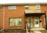 221 Linn Ct Apt C, North Aurora, IL 60542 