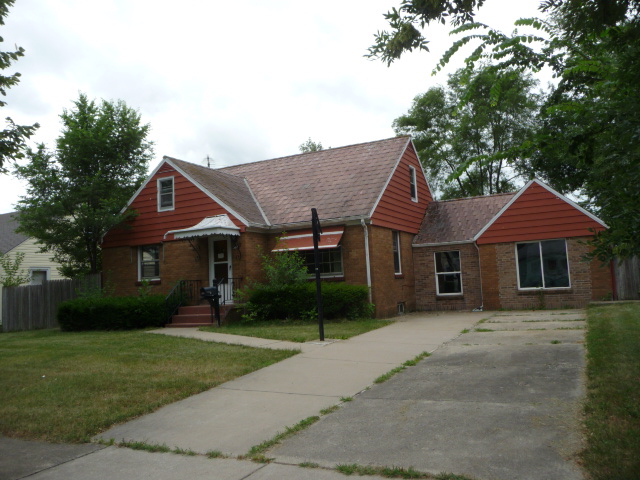 305 South May Street, Joliet, IL 60436 