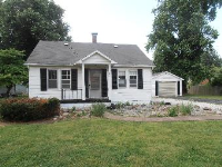 204 Pine St, East Peoria, IL 61611 