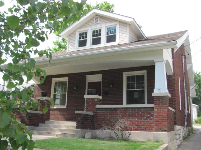 610 E 8th St, Alton, IL 62002 