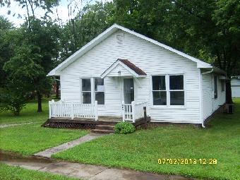 1004 E Garland St, West Frankfort, IL 62896 