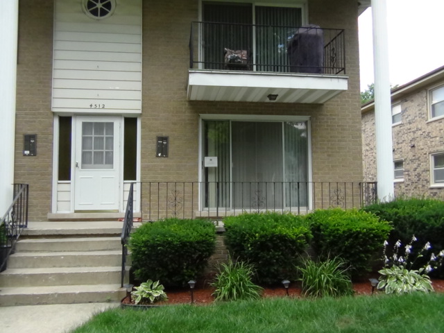 4512 Park Ave Unit: 2B, Brookfield, IL 60513 