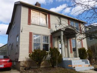 427 Saint Charles St, Elgin, IL 60120 