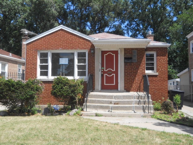 9529 S Yates Blvd, Chicago, IL 60617 