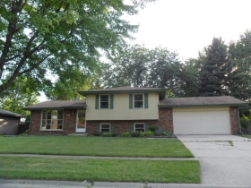 613 Edgebrook Dr, Shorewood, IL 60404 