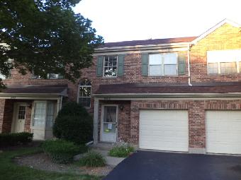 905 Carlisle Ave, Westmont, IL 60559 