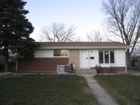 422 E Hilton Ave, Addison, IL 60101 