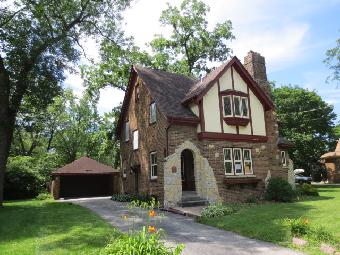 144 Parkview Ter, Rockford, IL 61102 