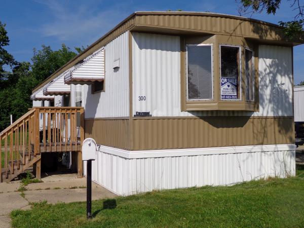 300 Betty, Park City, IL 60085 