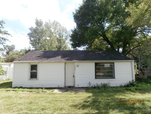 2402 Flower St, Joliet, IL 60435 