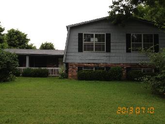 209 Orleans Dr, Fairview Heights, IL 62208 