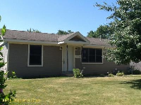 125 Del Rio Rd, Carpentersville, IL 60110 