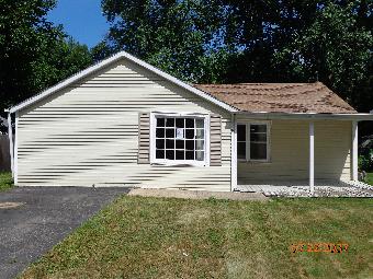 1116 Hinckley St, Aurora, IL 60505 