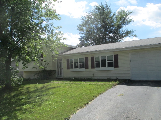 5324 Cinema Dr W, Hanover Park, IL 60133 