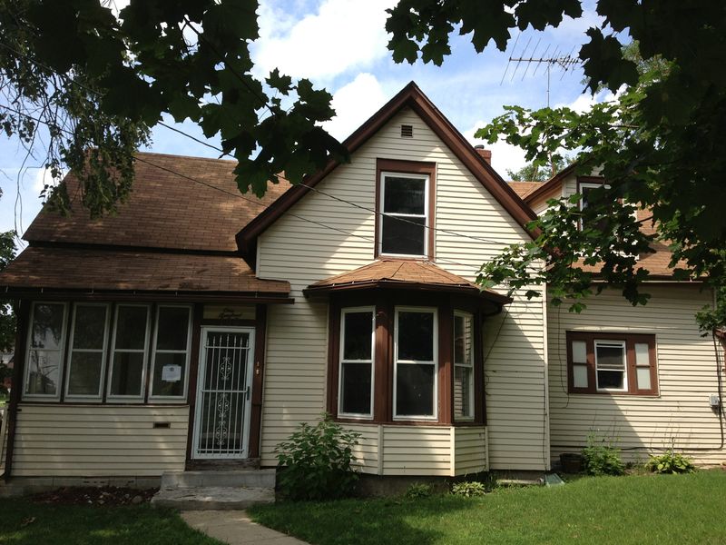 100 Seneca St, Elgin, IL 60120 