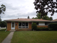 2518 9th Pkwy, Waukegan, IL 60085 