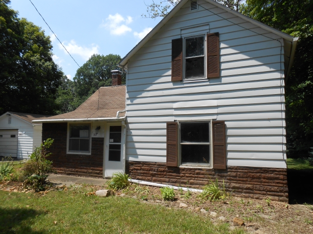 56 Del Valley Road, Danville, IL 61832 