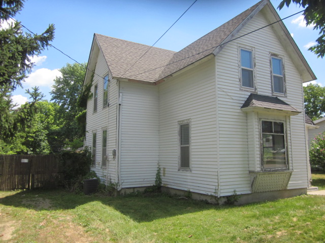 709 Webster St, Belvidere, IL 61008 