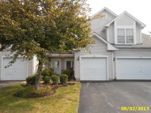 205 Oxford Ct, Oswego, IL 60543 