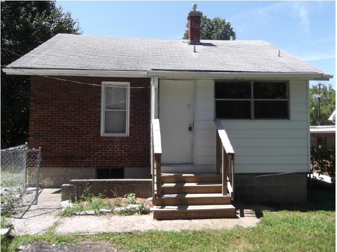 2715 Shoredell Dr, Godfrey, IL 62035 