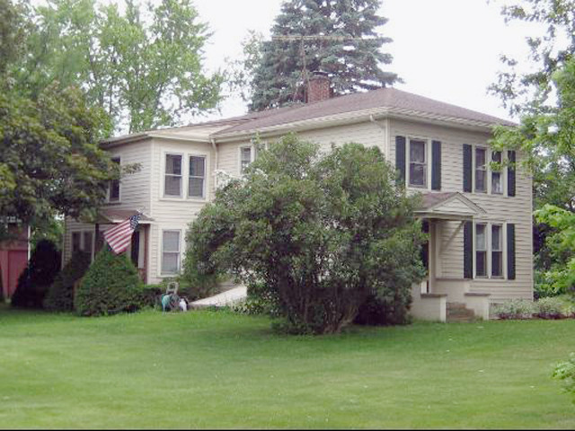 21603 Oak Grove Road, Harvard, IL 21603 