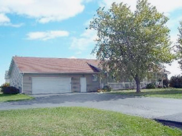 3431 South Woodlawn Road, Rochelle, IL 61068 