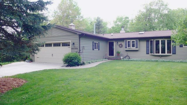 2811 Dunham Woods Rd, Harvard, IL 60033 