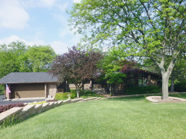 3103 Stonegate Drive, Crystal Lake, IL 60012 