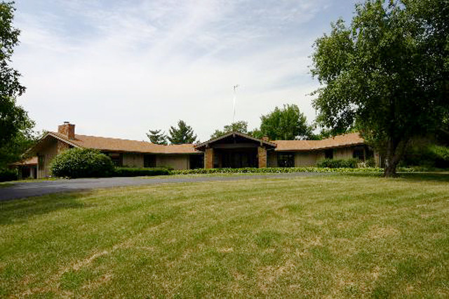 65 Hills And Dales Road, Barrington, IL 60010 
