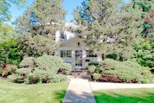 832 Maple Avenue, Downers Grove, IL 60515 