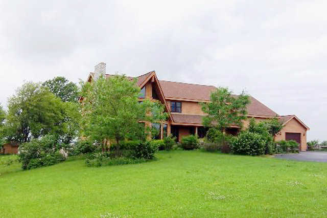 8101 Greenwood Road, Hebron, IL 60034 