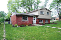 1010 Stoneham Street, Bensenville, IL 60106 