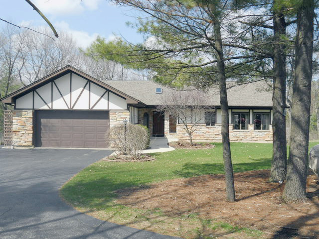 3511 Burr Oak Lane, Island Lake, IL 60042 