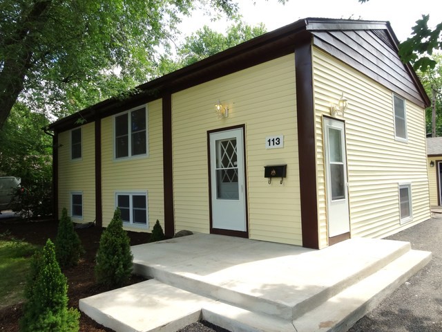 113 San Juan Rd, Carpentersville, IL 60110 