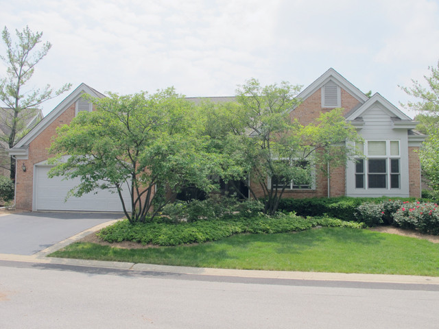 4 Augusta Court, Lake in the Hills, IL 60156 