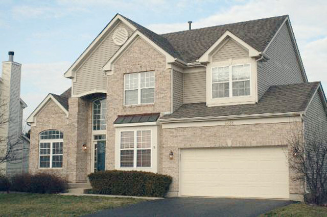 4655 Barharbor Dr, Lake in the Hills, IL 60156 