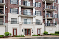 400 McDaniels Cir, Clarendon Hills, IL 60514 