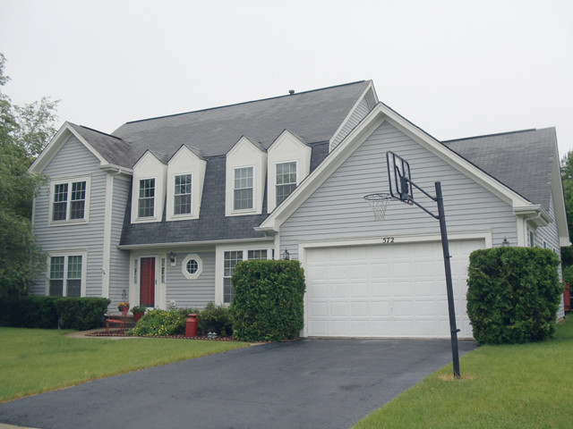 572 Waterford Drive, Grayslake, IL 60030 