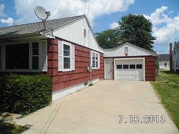 Avenue J, Sterling, IL 61081 