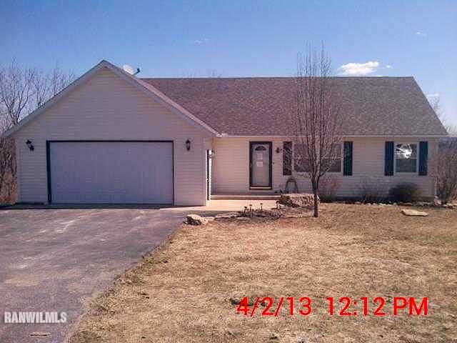 W Apple Canyon Rd, Apple River, IL 61001 