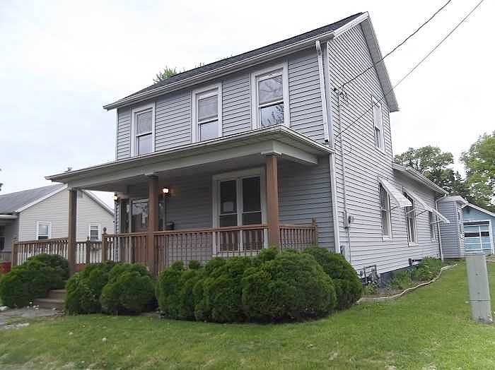 Locust, Canton, IL 61520 